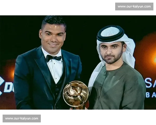 卡塞米罗 11 周年纪念日深情告白：娶你是我人生最正确的决定