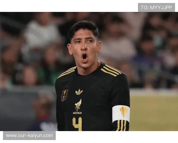 半场闷平后破局！墨西哥 2-0 沙特晋级，维加建功 + 沙特乌龙